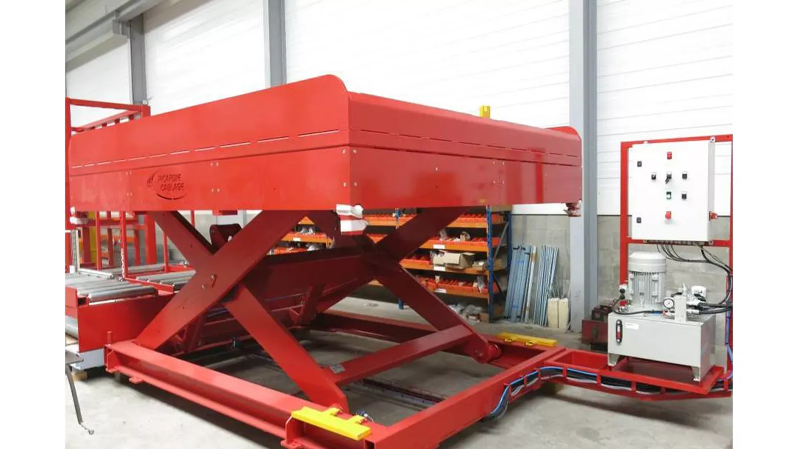 Table élévatrice de palettisation à rouleaux motorisés 7000 Kg